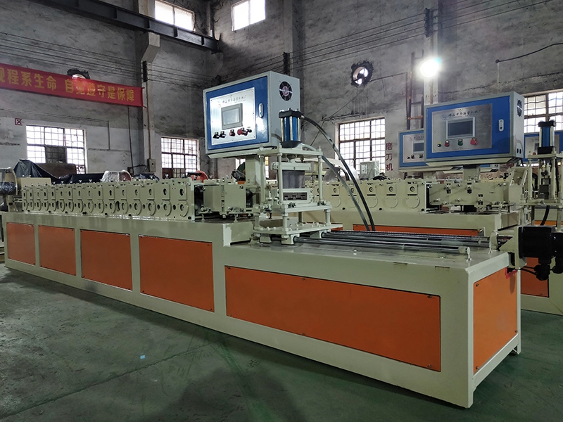 方通龙骨机,龙骨机厂家,轻钢龙骨机厂家 方通龙骨机,龙骨机厂家,轻钢龙骨机厂家