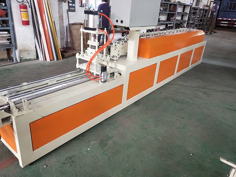 方通龙骨机,龙骨机厂家,轻钢龙骨机厂家